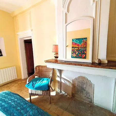 Сasa de vacaciones Le Petit Chateau De Chasteuil